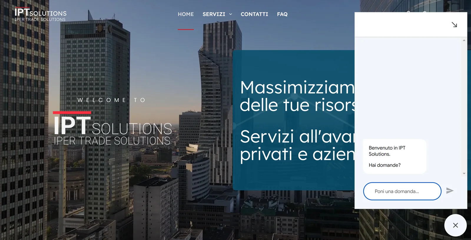 An Italian-language company website with a chat assistant open in the corner, greeting the visitor in Italian.